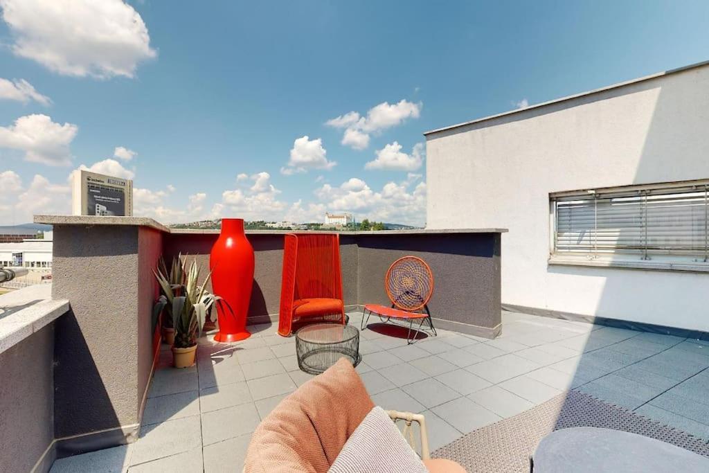 Stylovy Loft S Ohromnou Terasou Daire Bratislava Dış mekan fotoğraf